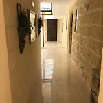 The Cloisters Bed and breakfast 4*