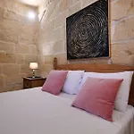 The Cloisters 4* Xagħra
