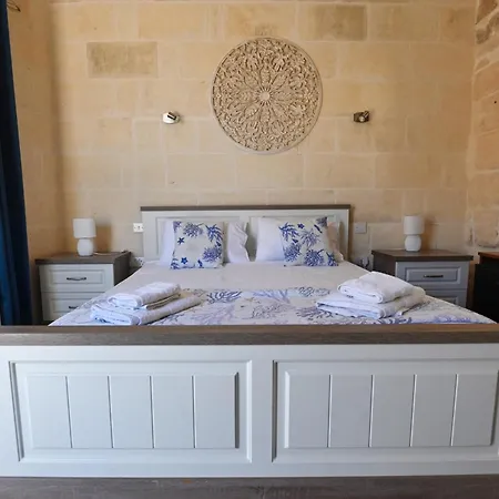 The Cloisters 자프라