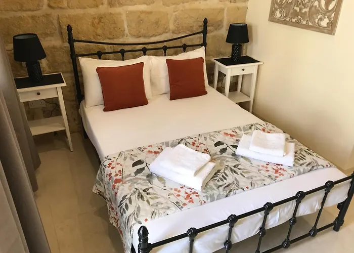 The Cloisters فندق مبيت وإفطار 4*