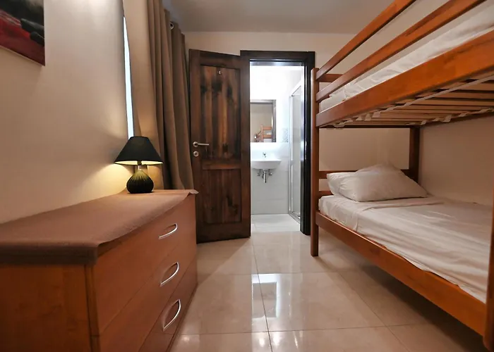 The Cloisters 4* Xagħra