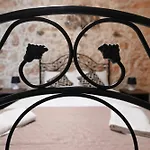 The Cloisters Couette-café Xagħra