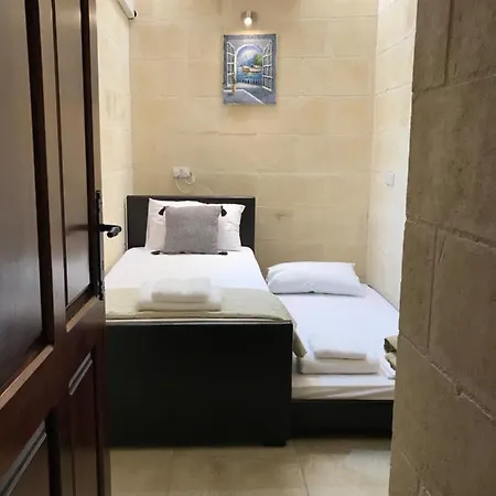 Nocleg ze śniadaniem The Cloisters 4*