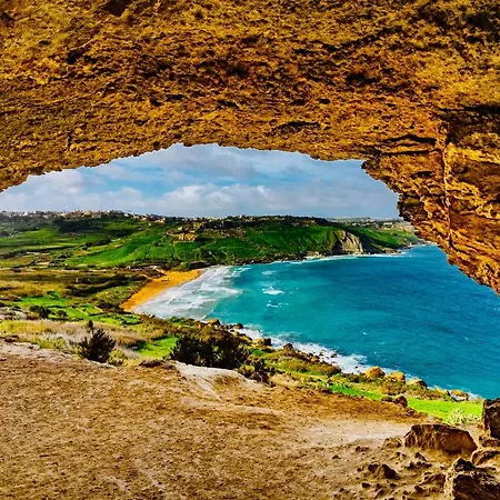 The Cloisters Bed & Breakfast