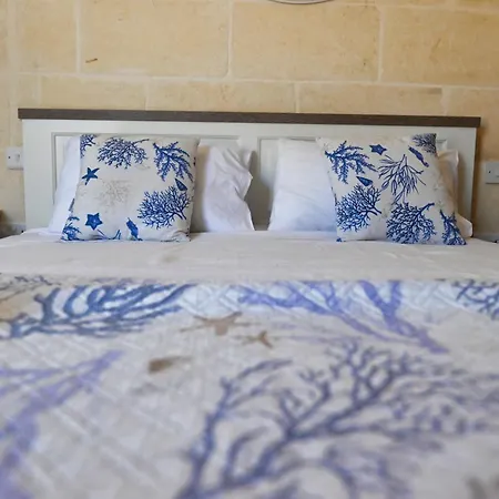 The Cloisters Bed & Breakfast 4*