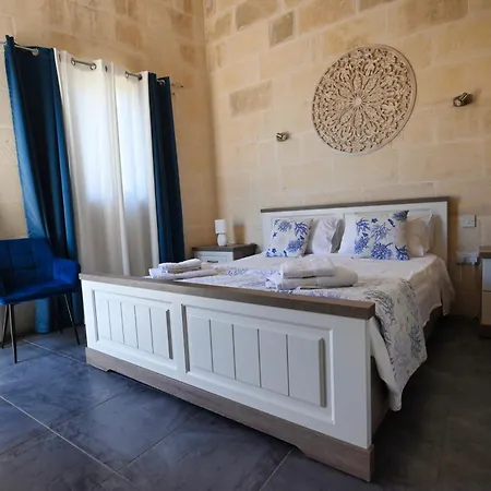 The Cloisters Bed & Breakfast