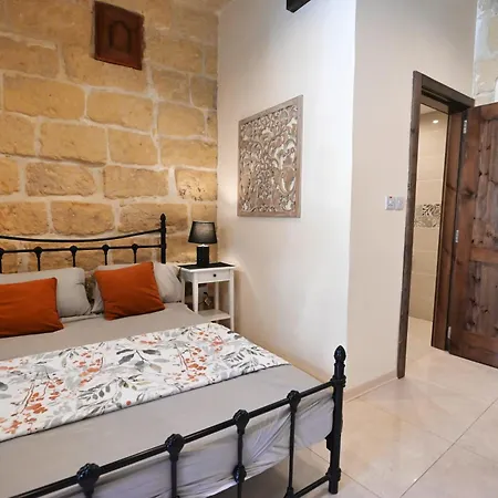 The Cloisters Bed & Breakfast