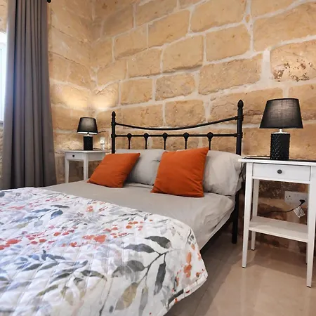 Bed & Breakfast The Cloisters 4*