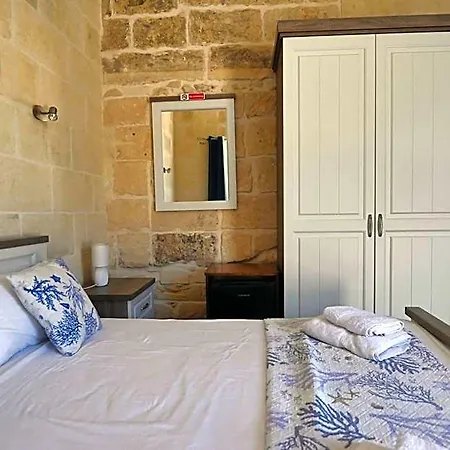 Bed & Breakfast The Cloisters 4*