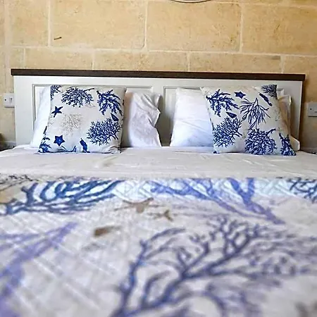 The Cloisters Bed & Breakfast 4*