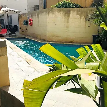 The Cloisters 4*