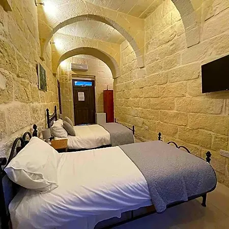 The Cloisters Bed & Breakfast Xaghra