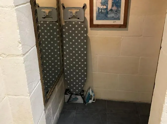 Bed & Breakfast The Cloisters 4*