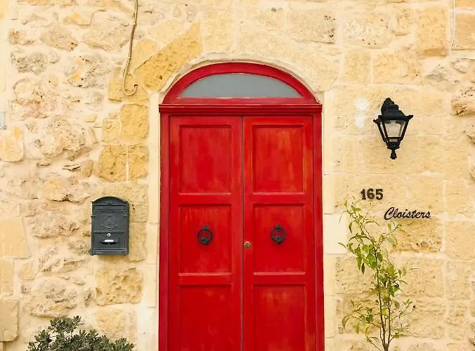 The Cloisters Bed & Breakfast 4*