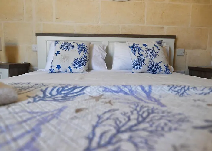 The Cloisters Bed & Breakfast 4*