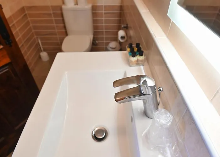 The Cloisters 4* Xagħra