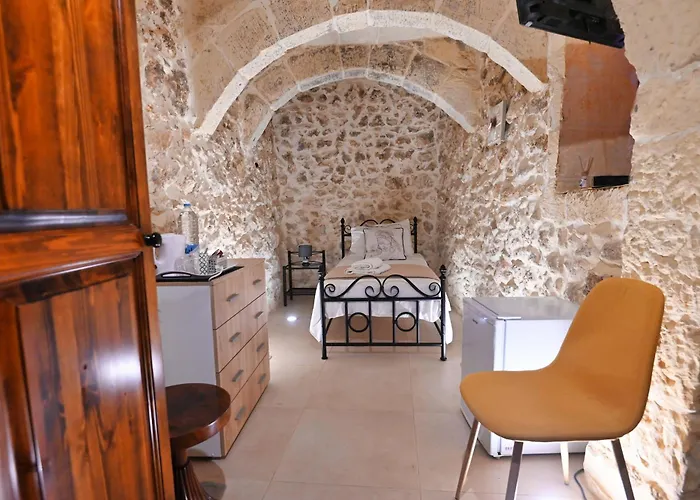 The Cloisters Bed & Breakfast