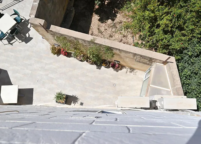 The Cloisters Bed & Breakfast 4*